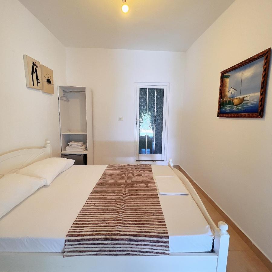 Garden Villa Naza Piqeras ภายนอก รูปภาพ
