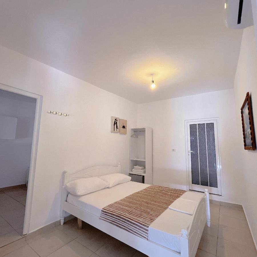 Garden Villa Naza Piqeras ภายนอก รูปภาพ