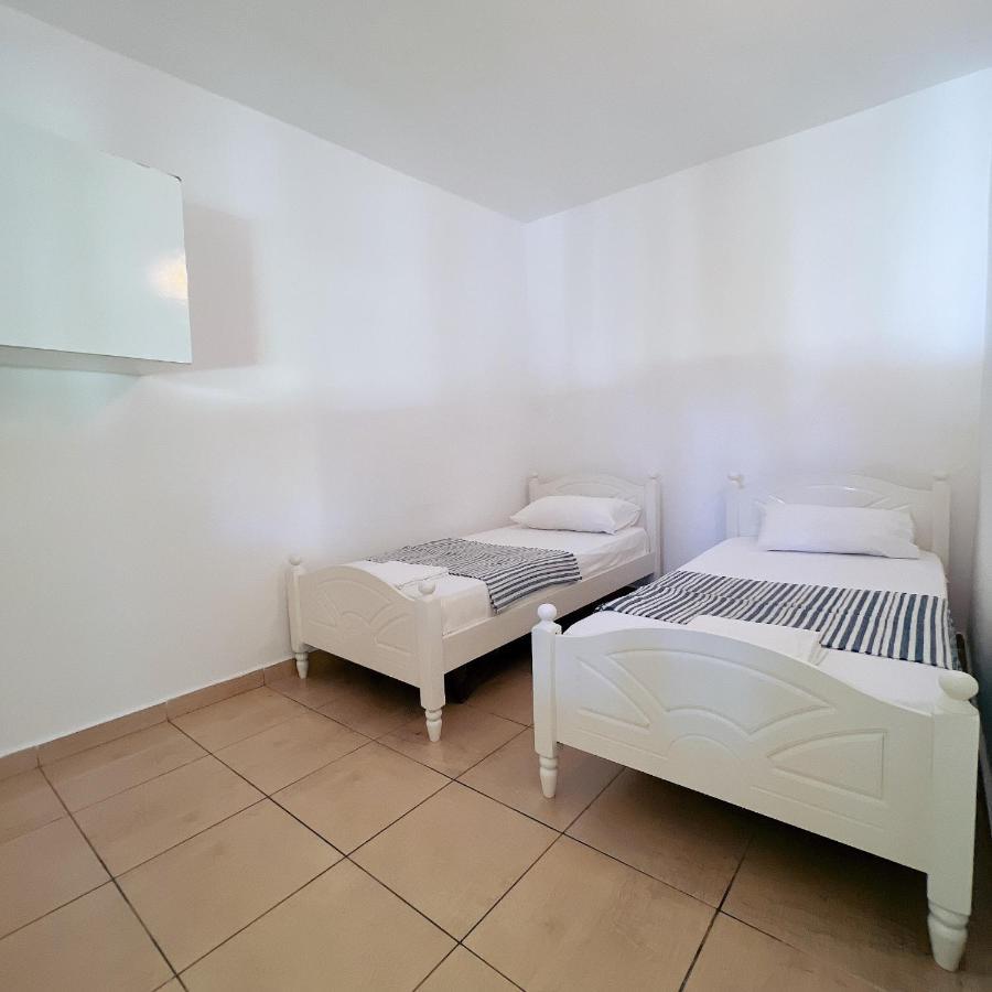 Garden Villa Naza Piqeras ภายนอก รูปภาพ